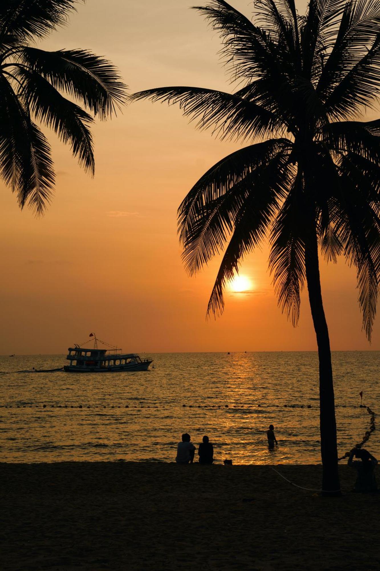 Kosmos Apart Hotel Phu Quoc - Night Market & Walkin To Beach Екстериор снимка